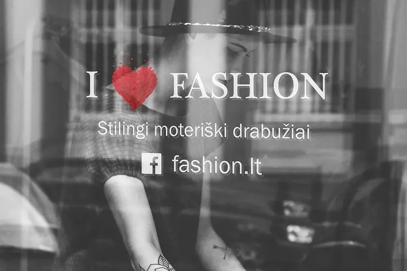 „I Love Fashion“ – logotipas